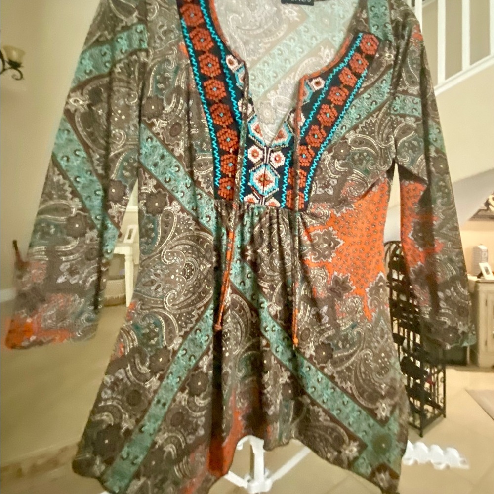 VENUS Multicolor Paisley V-Neck Tunic